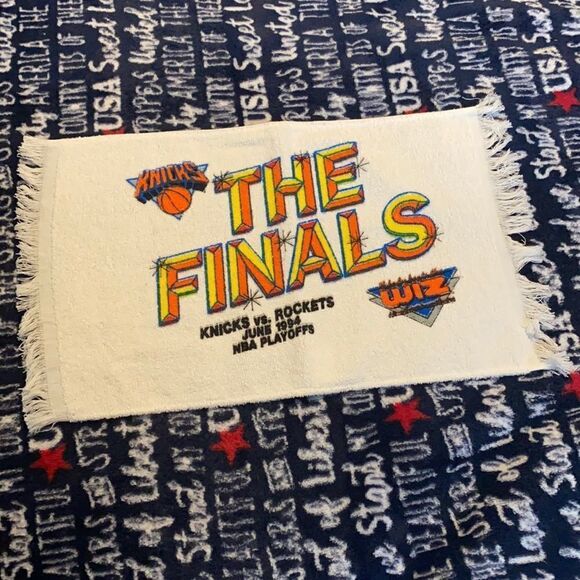 Knicks vs Rockets June 1994 NBA Playoffs Towel ⭐️ - Picture 1 of 3